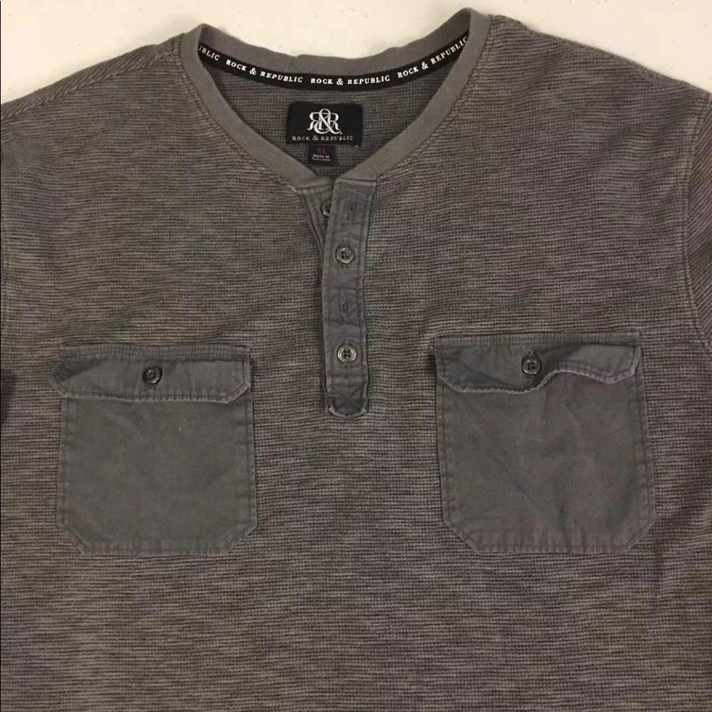 Mens ROCK & REPUBLIC Gray Henley Shirt Size XL